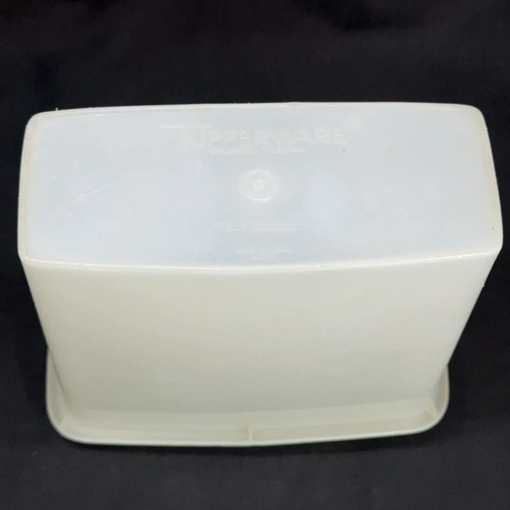 Tupperware Cereal Keeper Container Flip-Top Pour Spout Clear Plastic Storage USA